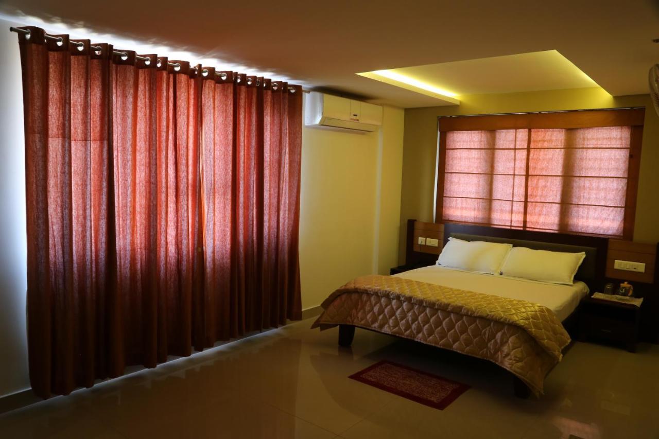 Hazmi Inn Perintalmanna ภายนอก รูปภาพ