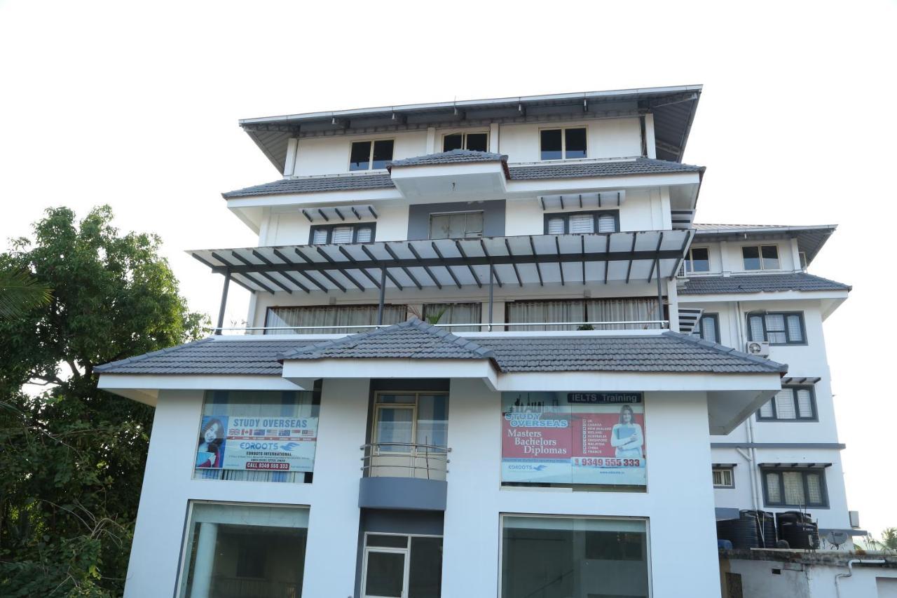 Hazmi Inn Perintalmanna ภายนอก รูปภาพ
