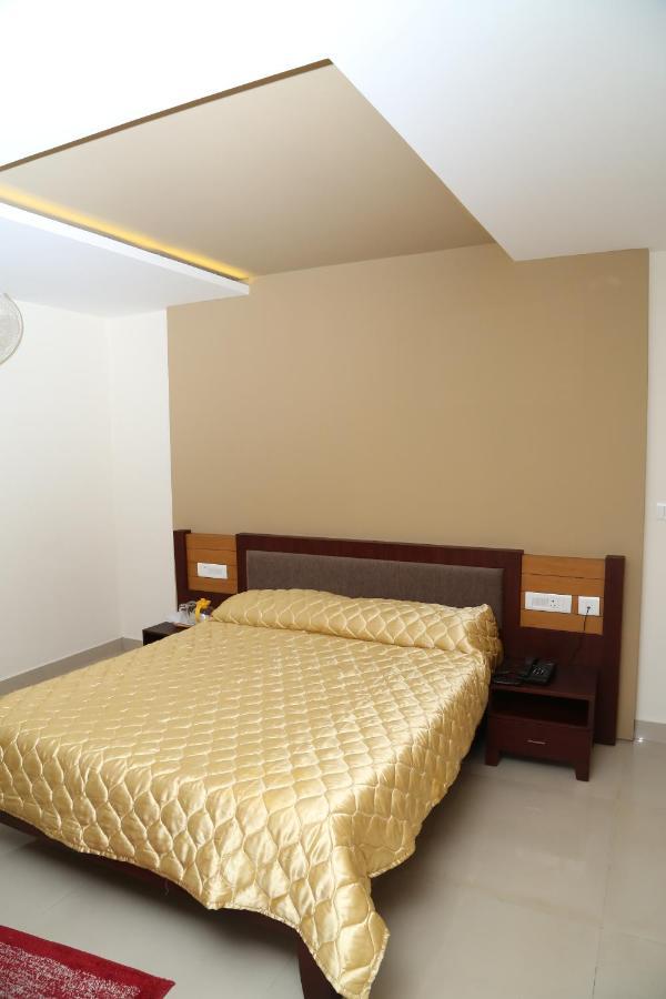 Hazmi Inn Perintalmanna ภายนอก รูปภาพ
