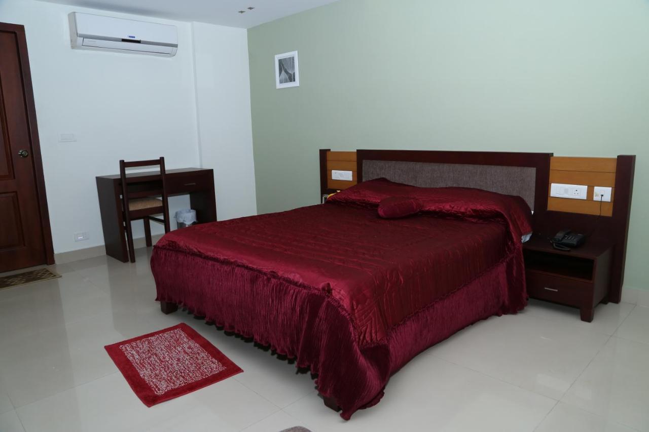 Hazmi Inn Perintalmanna ภายนอก รูปภาพ